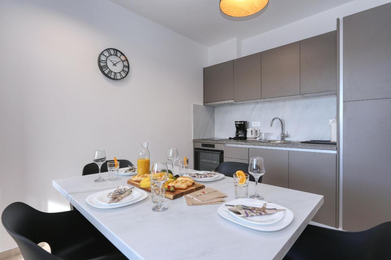 Apartments Bonaca With Jacuzzi Привлака Екстер'єр фото